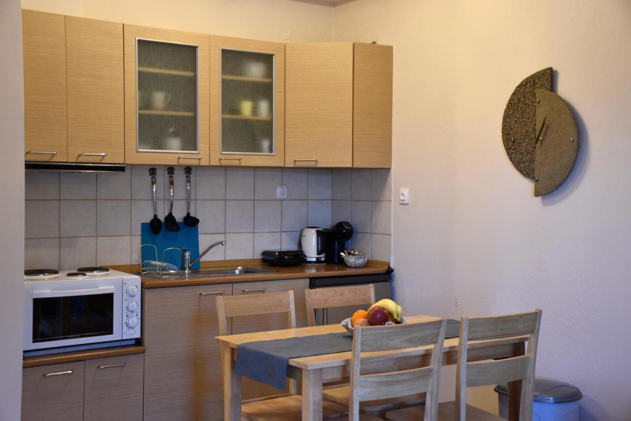 Arelia Apartment *